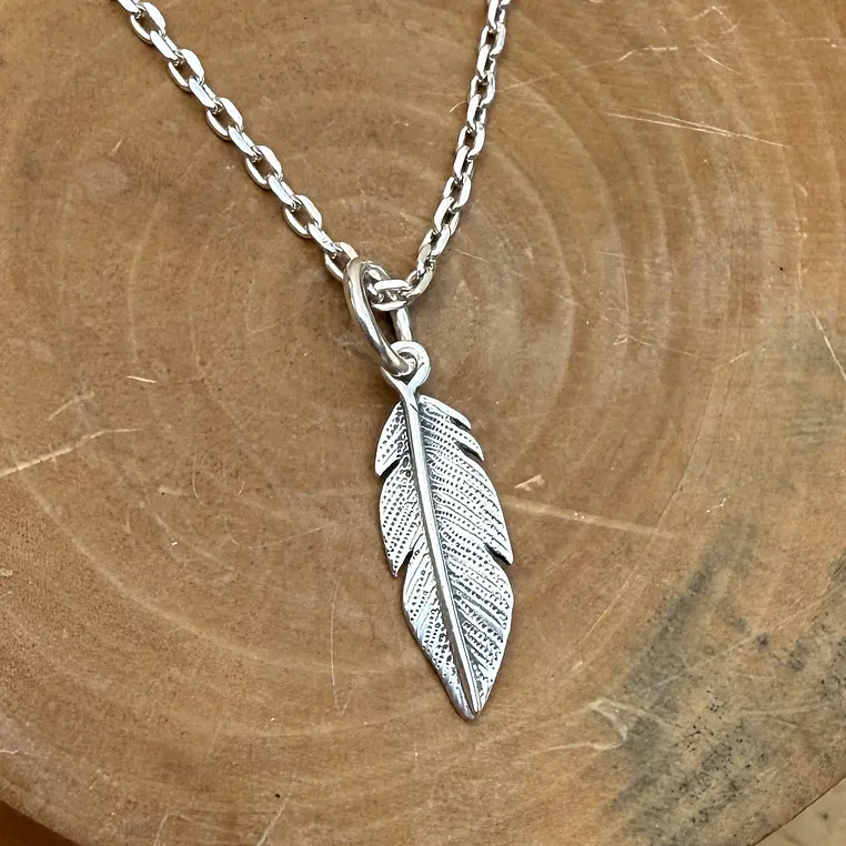 Medalla Pluma Chica de Plata 950 1