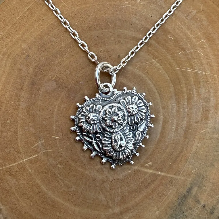 Medalla Corazón Floreado de Plata 950 1