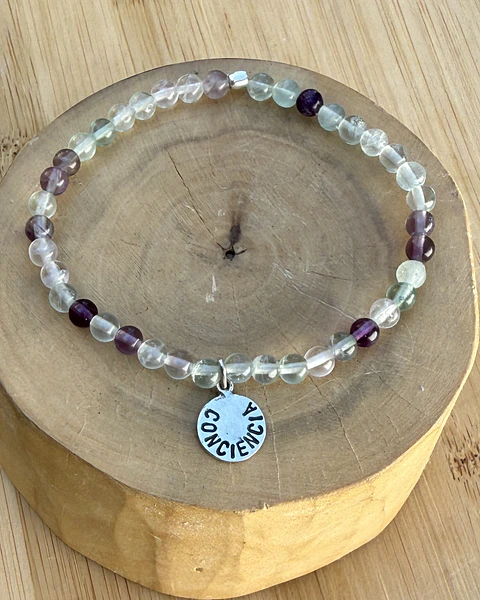 Pulsera elástica medalla Conciencia plata 950 y mostacillas de Fluorita 