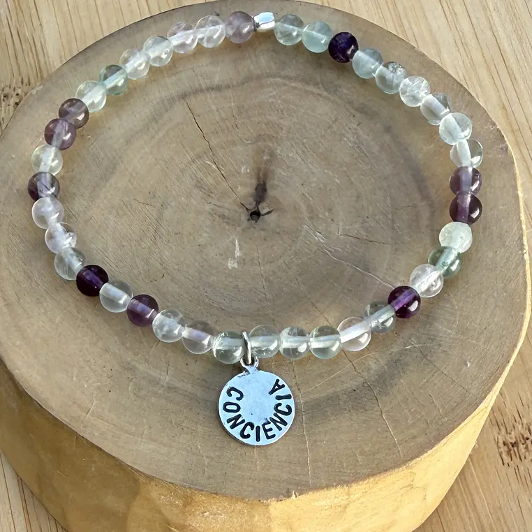 Pulsera elástica medalla Conciencia plata 950 y mostacillas de Fluorita  1