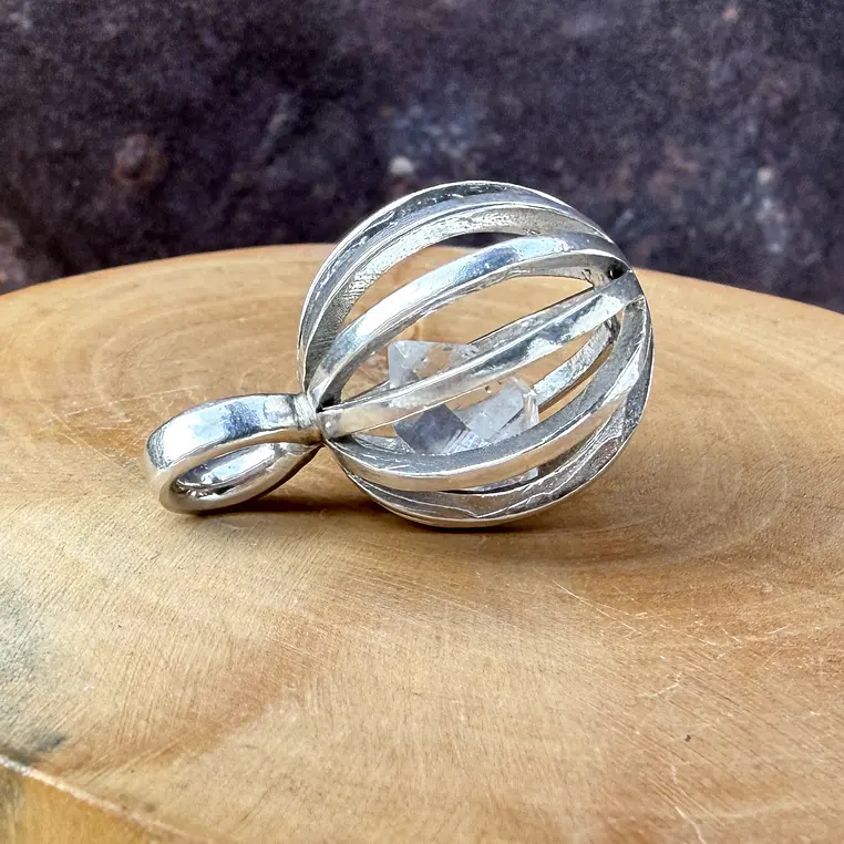 Colgante jaula esfera de plata 950 con Cuarzo Diamante Herkimer  1