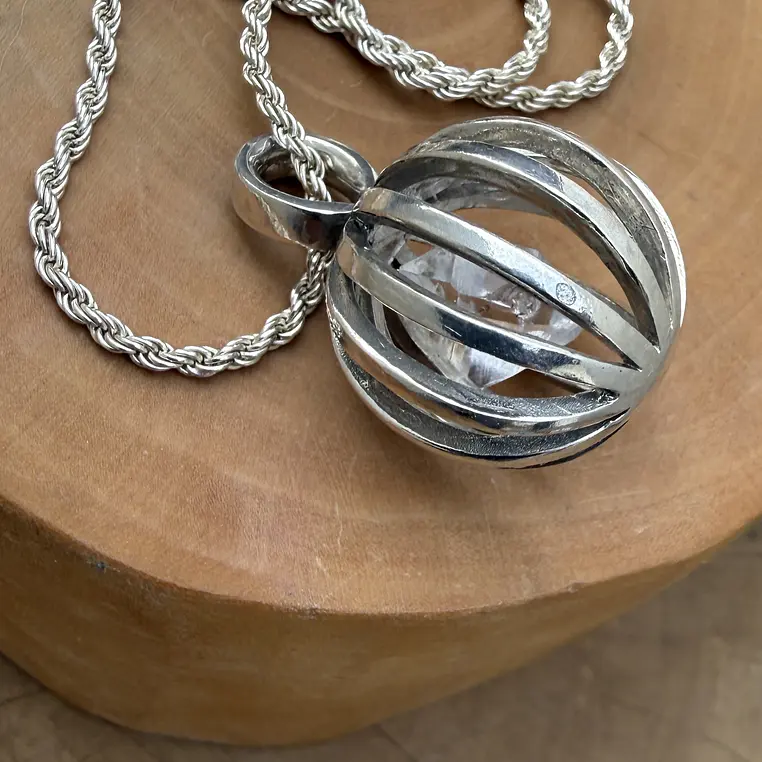 Colgante jaula esfera de plata 950 con Cuarzo Diamante Herkimer  2