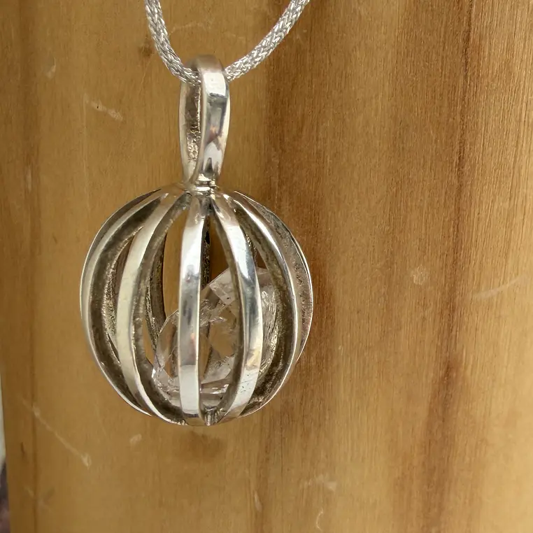 Colgante jaula esfera de plata 950 con Cuarzo Diamante Herkimer  3