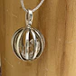 Colgante jaula esfera de plata 950 con Cuarzo Diamante Herkimer  - Miniatura 3