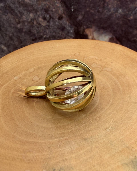 Colgante jaula esfera de Bronce Herkimer 