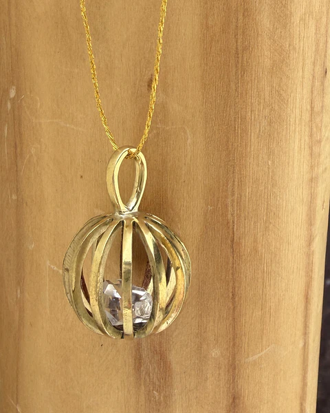 Colgante jaula esfera de Bronce Herkimer 