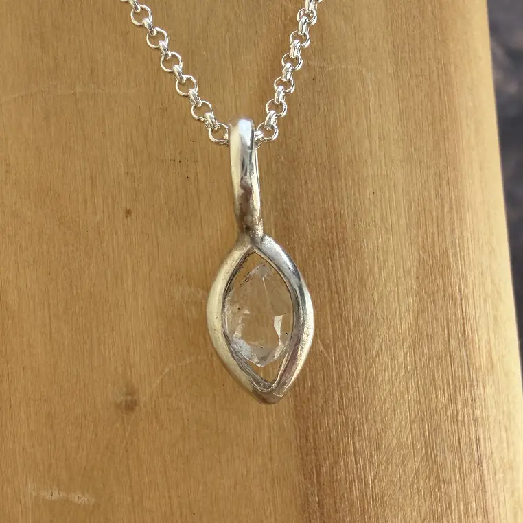  Colgante Ojiva de 1cm de plata 950 con Cuarzo Diamante Herkimer  2