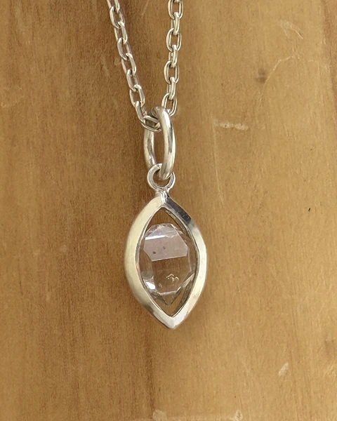  Colgante Ojiva de 2cm de plata 950  con Cuarzo Diamante Herkimer 