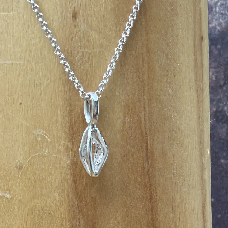 Colgante mini Jaulita octoedro de plata 950 con Cuarzo Diamante Herkimer  2