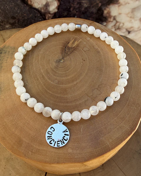 Pulsera elástica medalla Conciencia plata 950 y mostacillas de Fluorita 