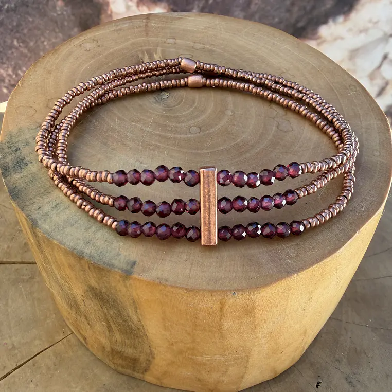 Pulsera elástica de 3 corridas de mostacillas de Cobre y piedras 3