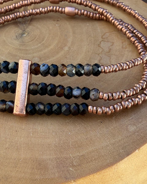 Pulsera elástica de 3 corridas de mostacillas de Cobre y piedras