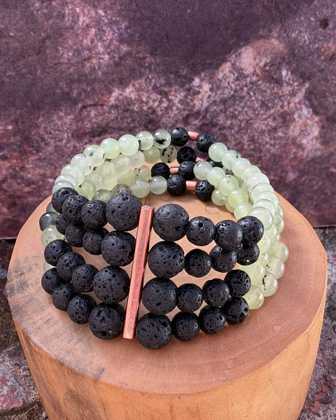 Pulsera de 4 corridas elástica de cobre y mostacillas de piedras de 6mm