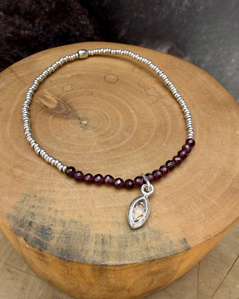 Pulsera elástica Mostacillas de piedras y plata 1000 con Cuarzo Diamante Herkimer de 1cm