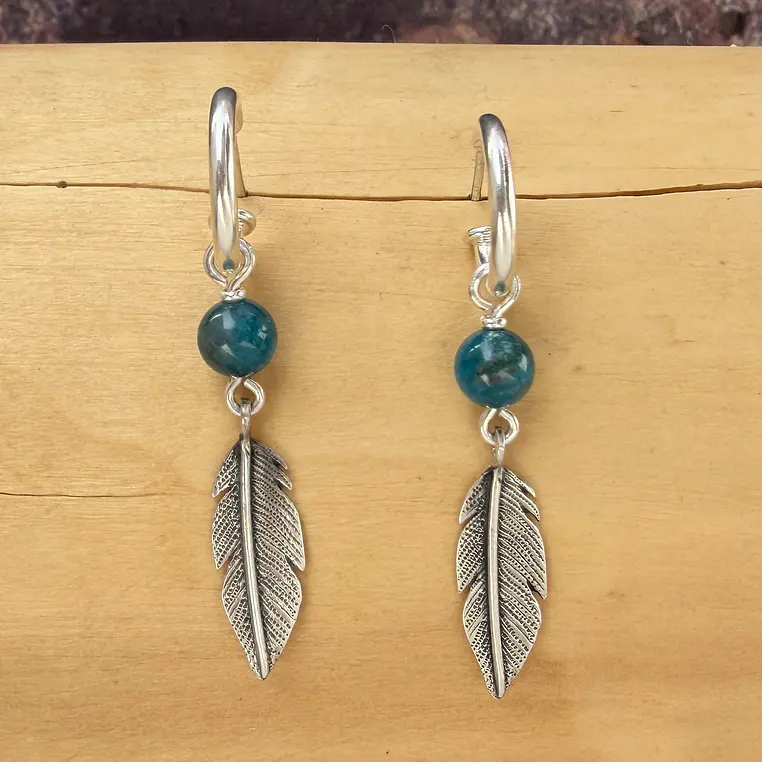 Aros con  Plumas chicas de Plata 950 y Piedras 2