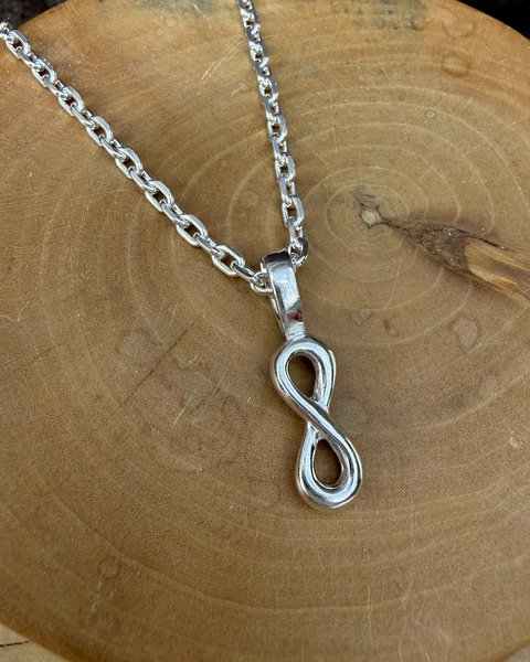 Medalla infinito de plata 950