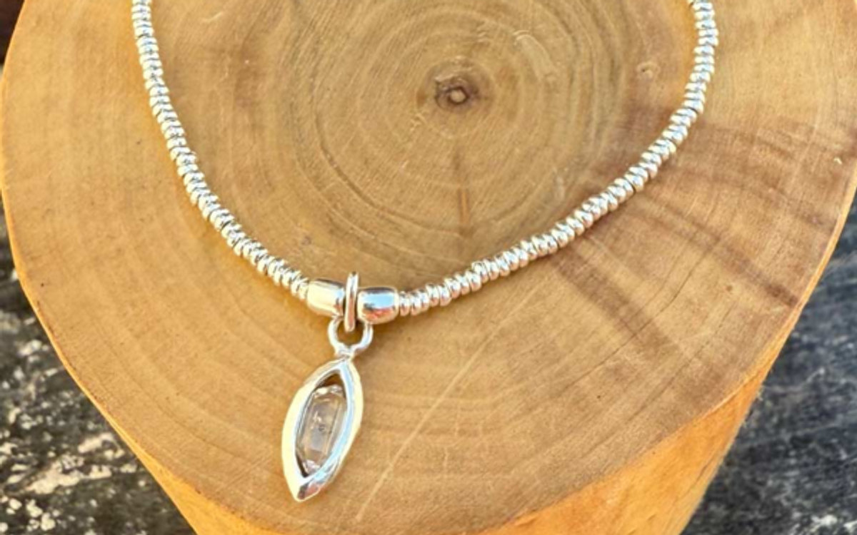 Collares y Colgantes