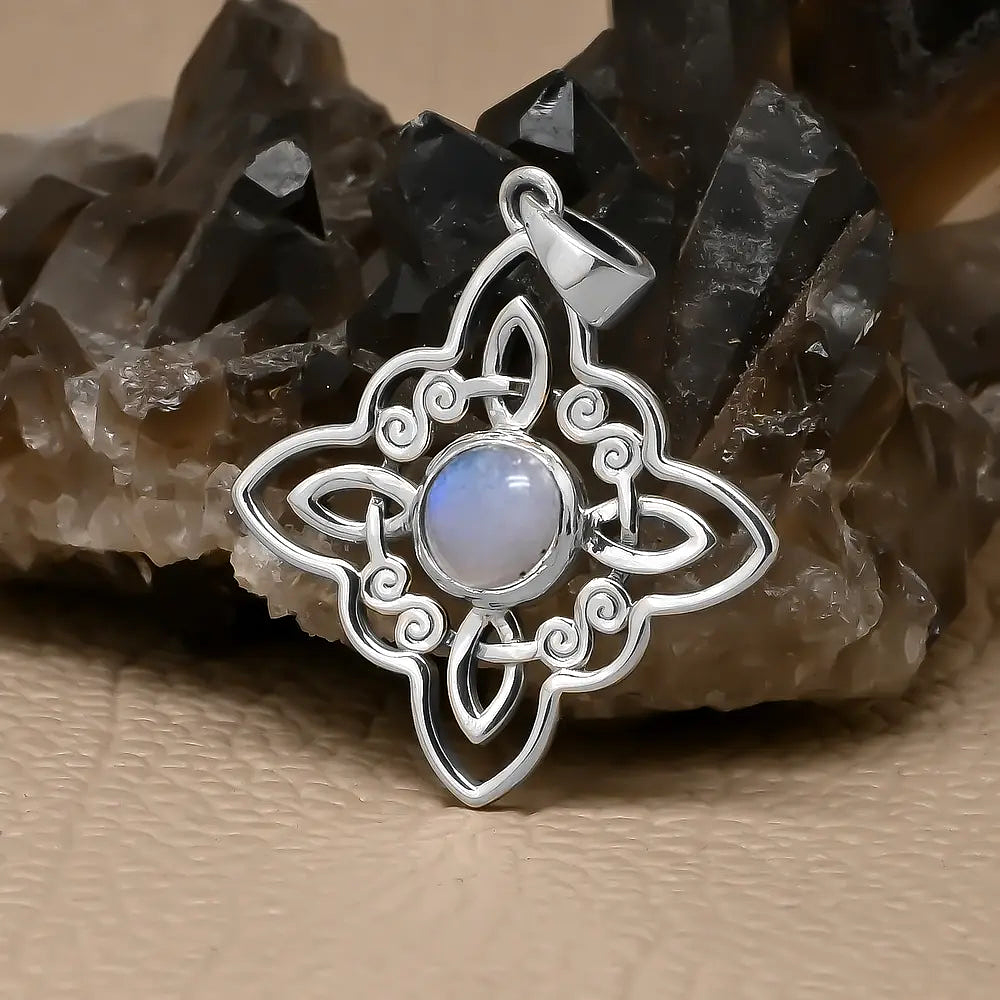 Colgante nudo de bruja con piedra luna en plata fina 2