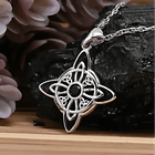 Colgante nudo de bruja con piedra ónix en plata fina 925 2