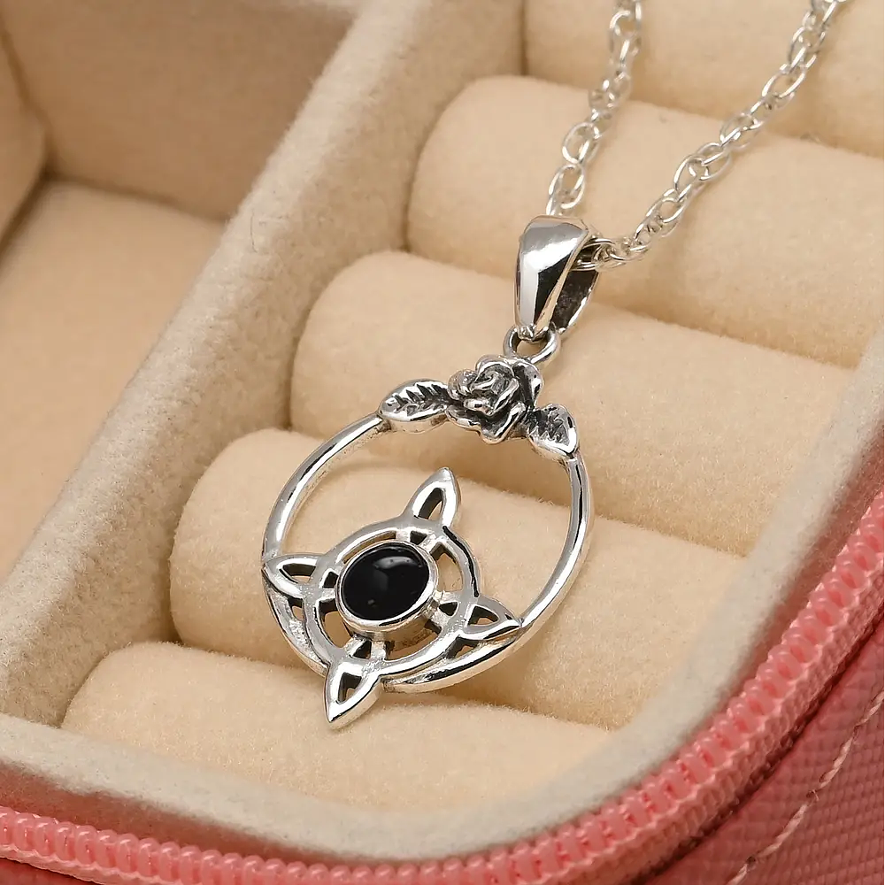 Colgante Nudo De Bruja Con onix En Plata Fina 2