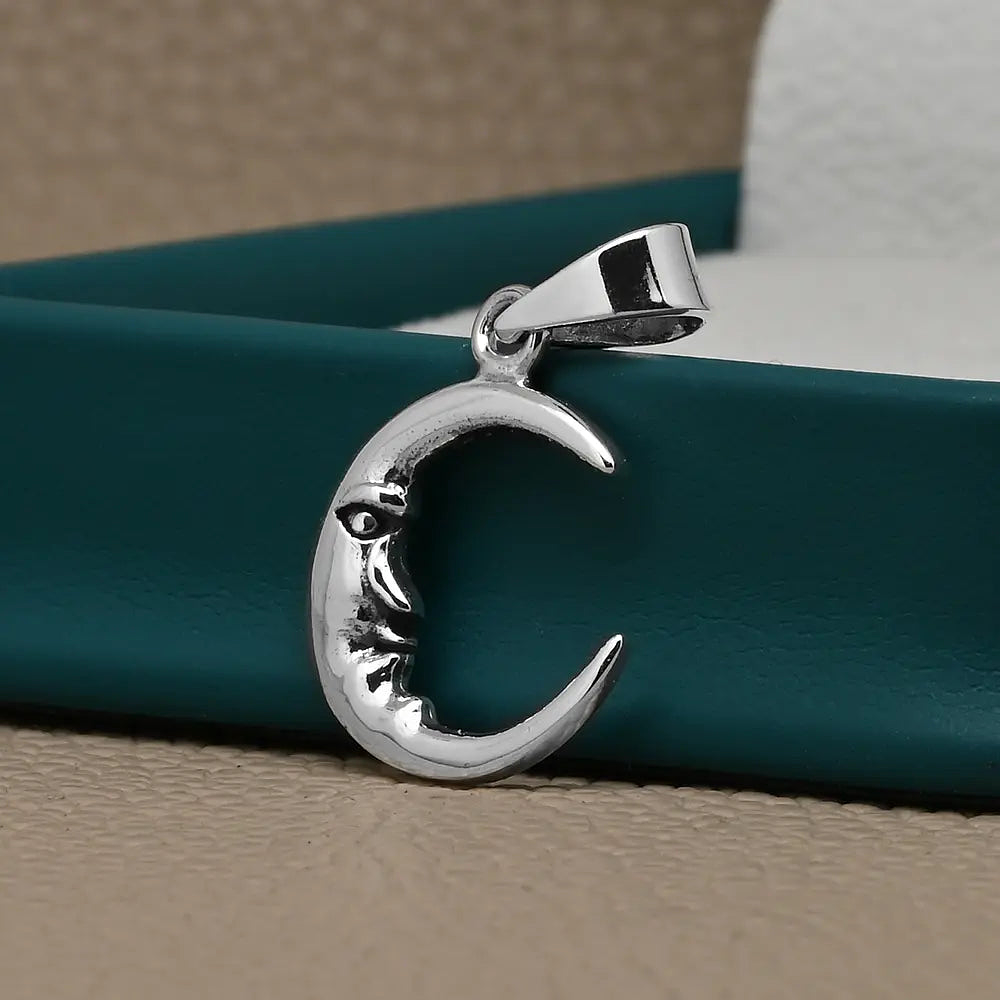 Colgante luna pequeña en plata fina 950, con cadena 2