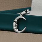 Colgante luna pequeña en plata fina 950, con cadena 2