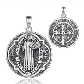 Colgante medalla de San Benito en plata fina 950