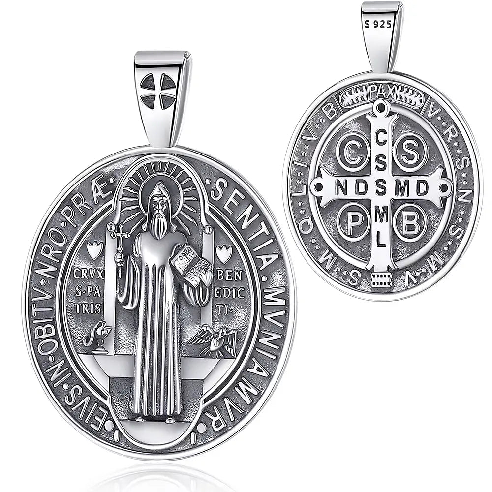 Colgante San Benito ovalado en plata fina 950 1