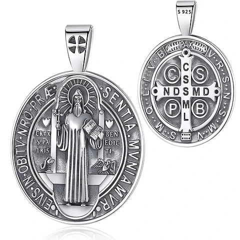 Colgante San Benito ovalado en plata 925