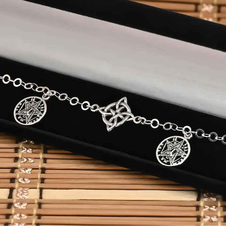 Pulsera nudo de bruja con tetragrammaton en plata 925 1