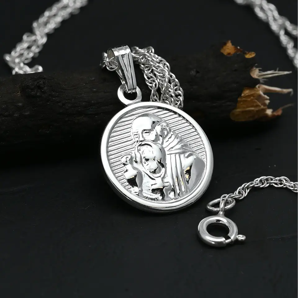Colgante san benito pequeño en plata 925 1
