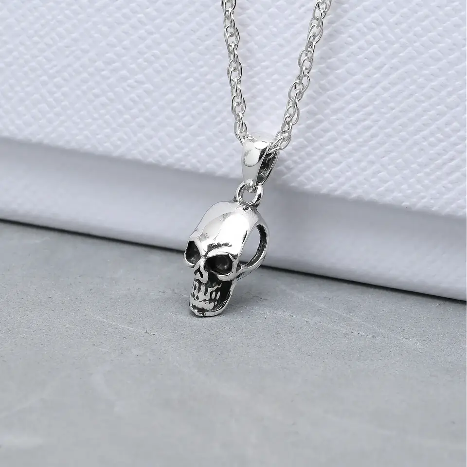 Colgante calavera pequeña en plata 950 1