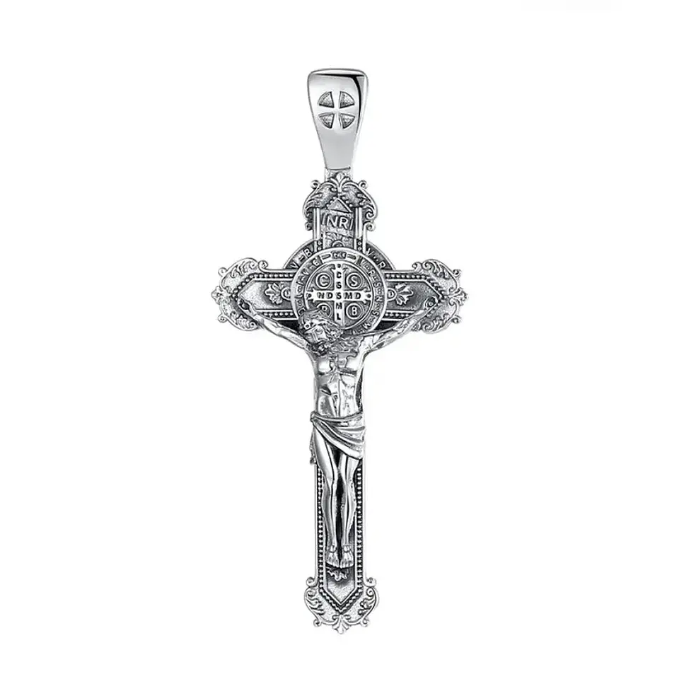 Colgante cruz San Benito maciza con cristo en plata 925 1