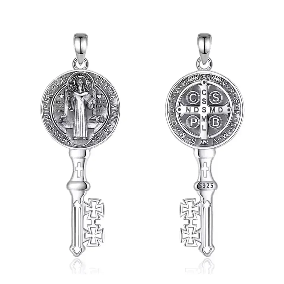 Colgante llave de San Benito en plata 925 1