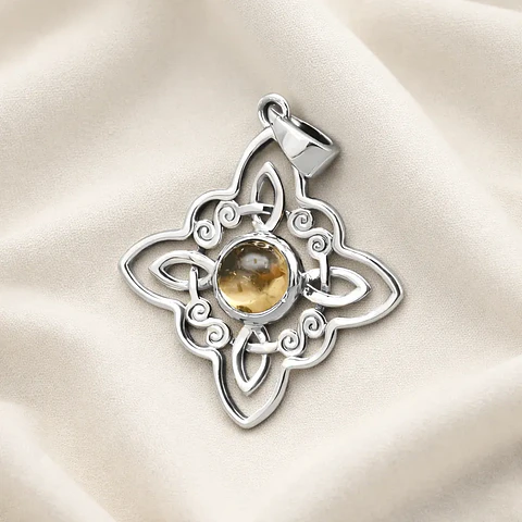 Colgante nudo de bruja citrina en plata 925