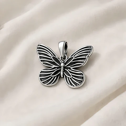 Colgante mariposa en plata 925