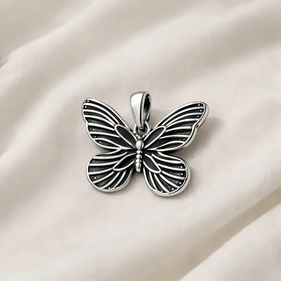 Colgante mariposa en plata 925 1