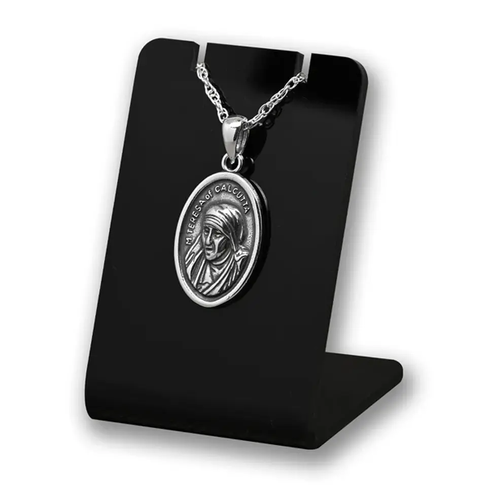 Colgante medalla madre Teresa de calcuta en plata 925 1