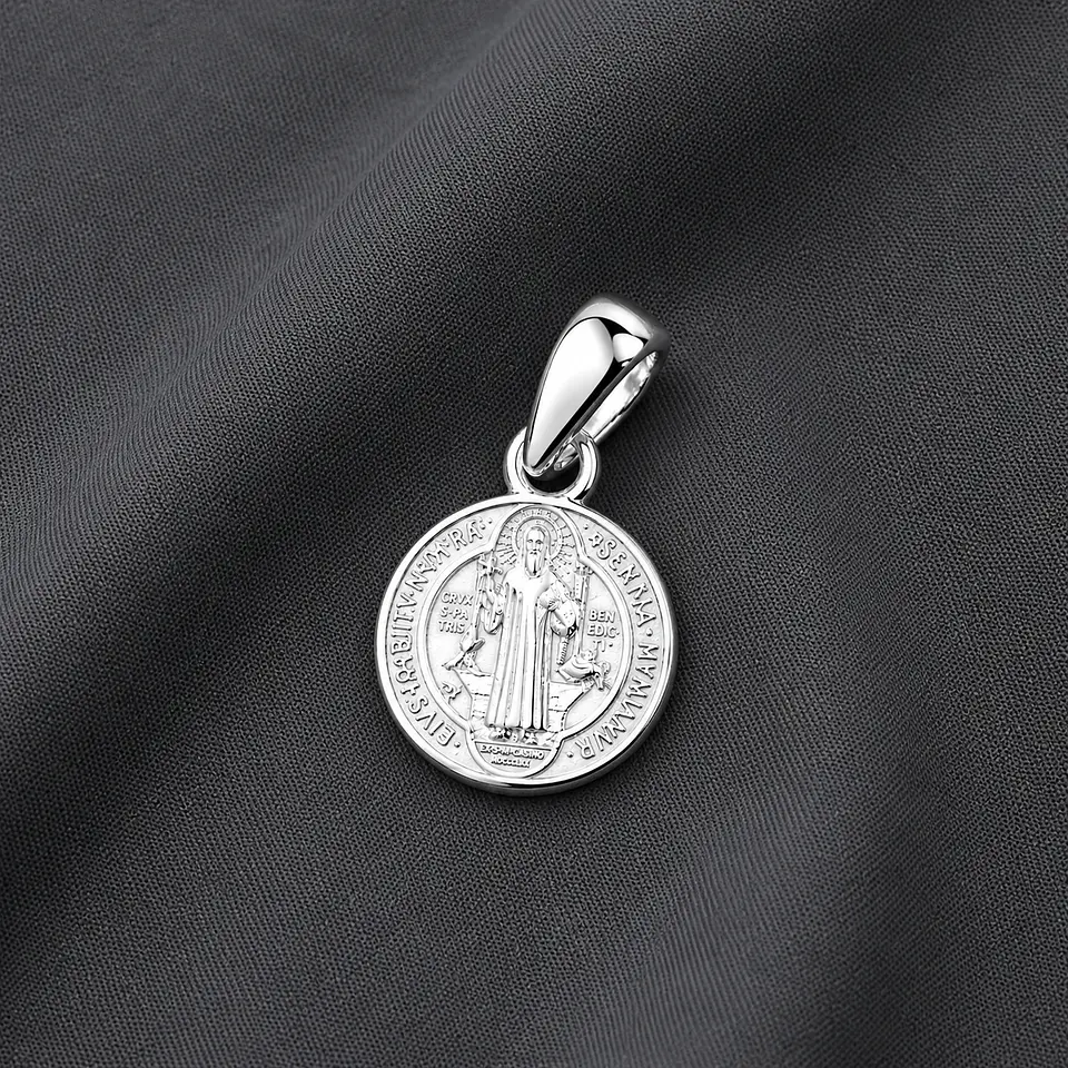 Colgante medalla san benito pequeña 8mm en plata 925 1