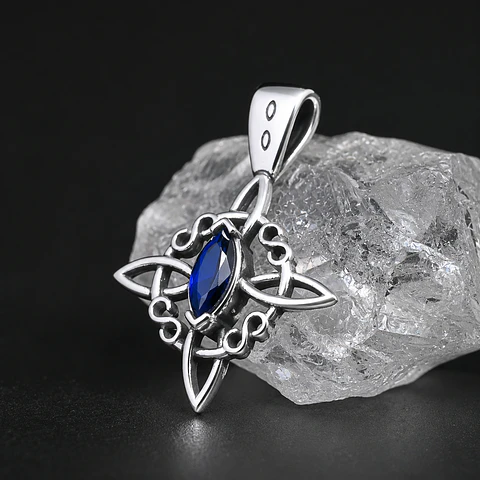 Colgante nudo de brujas zafiro en plata 950