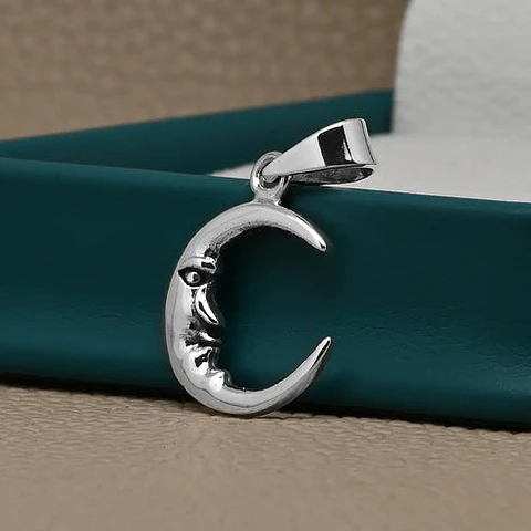 Colgante luna pequeña en plata 925