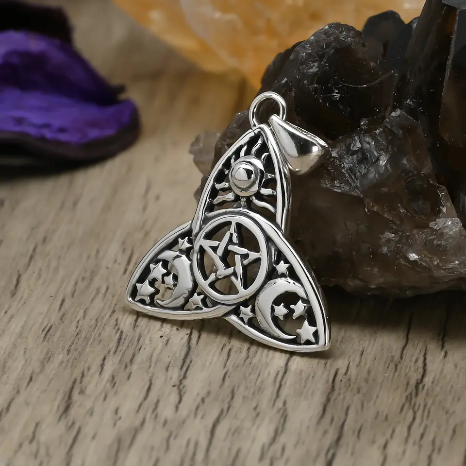 Triqueta Triple Luna Diosa Wicca Pagana 1