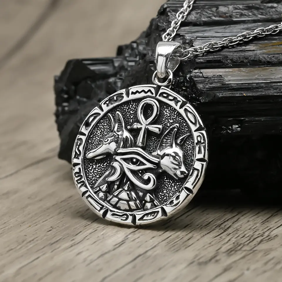 Anubis  ojo de Horus 1