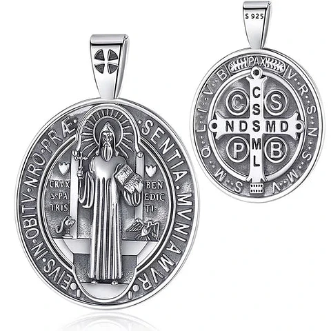 Colgante San Benito ovalado en plata 925