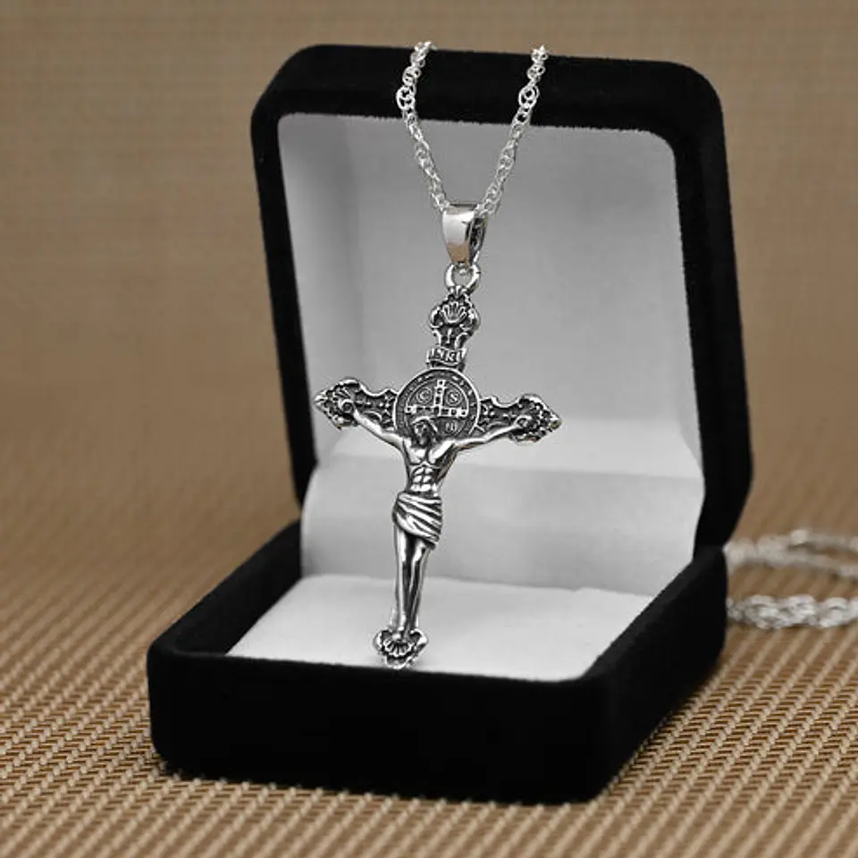 Colgante cruz con San Benito en plata 925 3