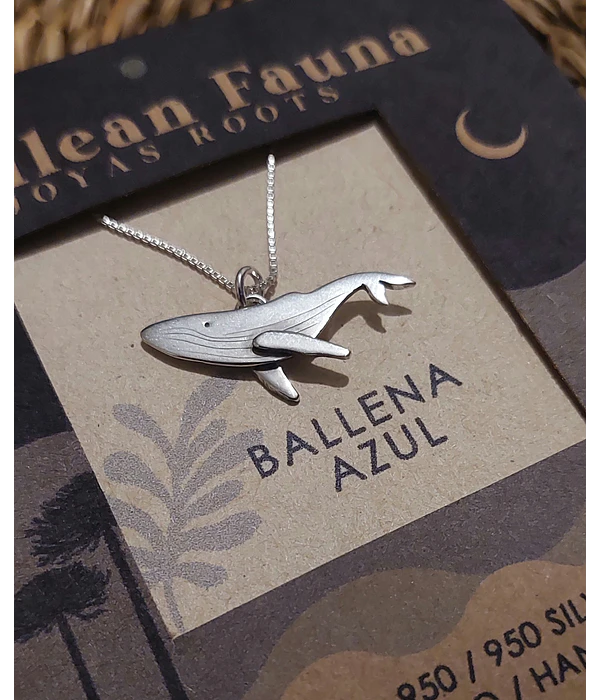COLLAR BALLENA AZUL 
