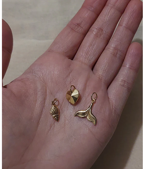 COLGANTES DORADOS 