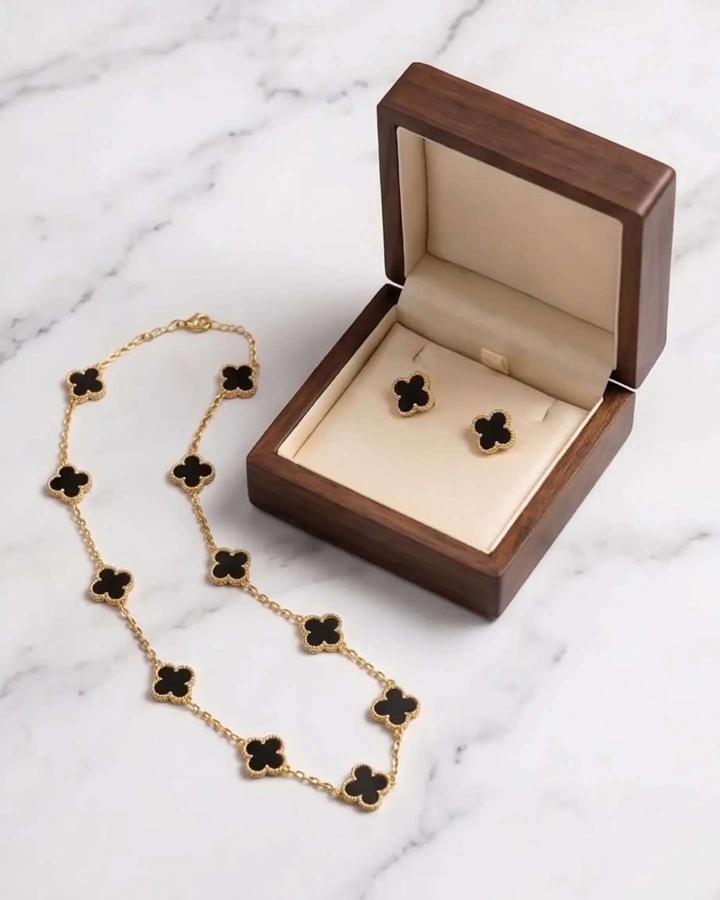 Conjunto Trébol Onyx Gold 3