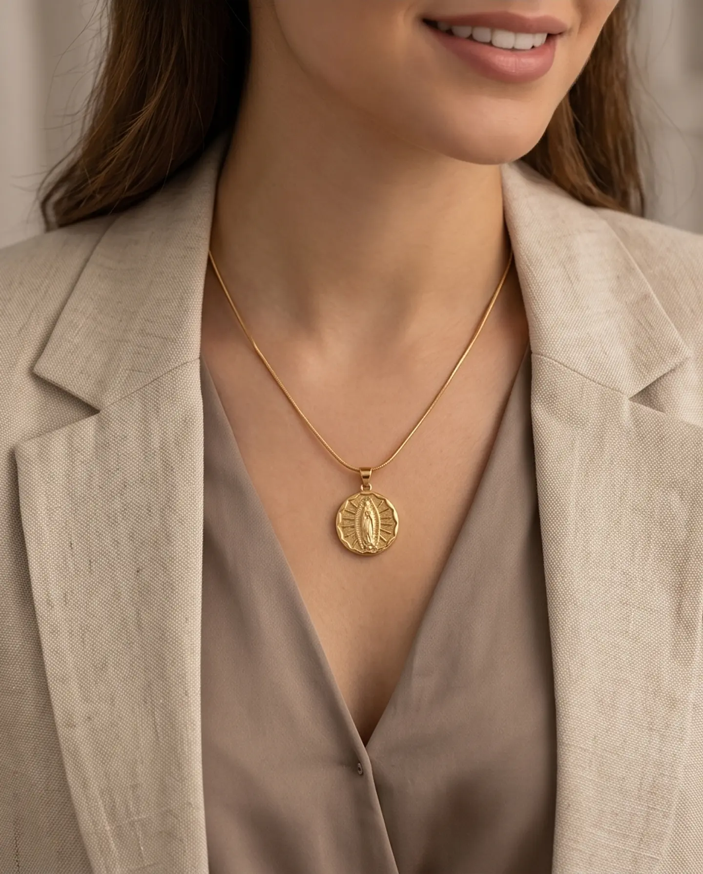Collar Virgen Rayos Gold – Edición Especial 3
