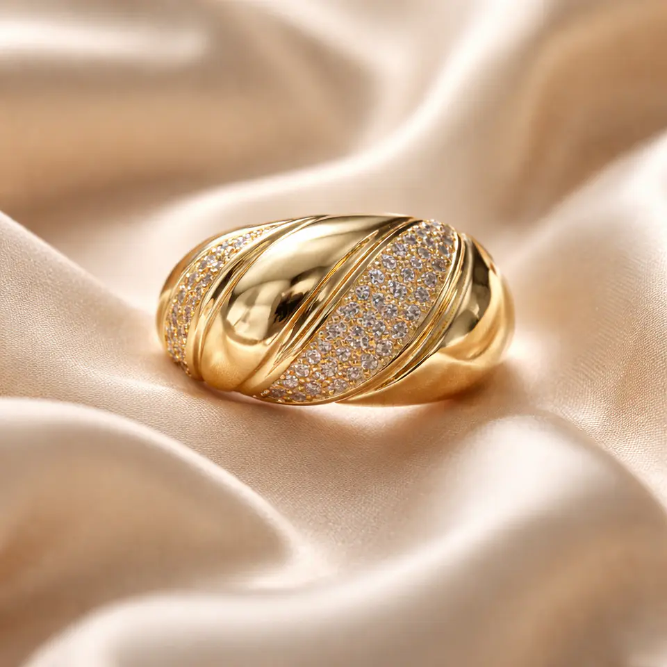 Anillo Luxe Wave– Baño en Oro 1